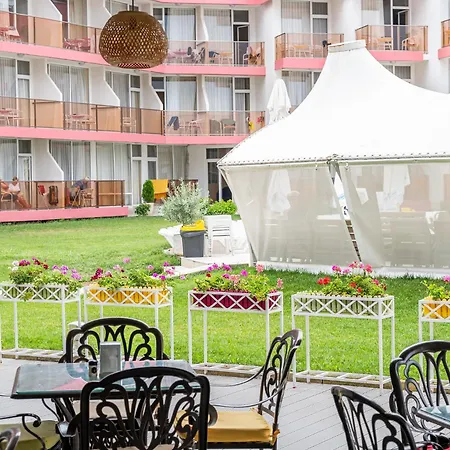 Flamingo Hotel 3*