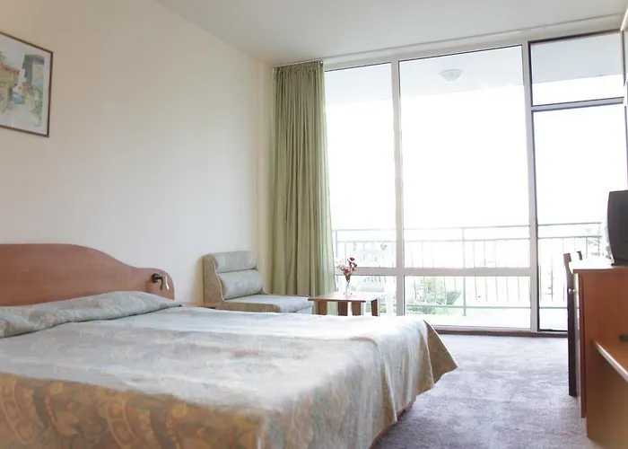 Flamingo Готель Сонячний Берег